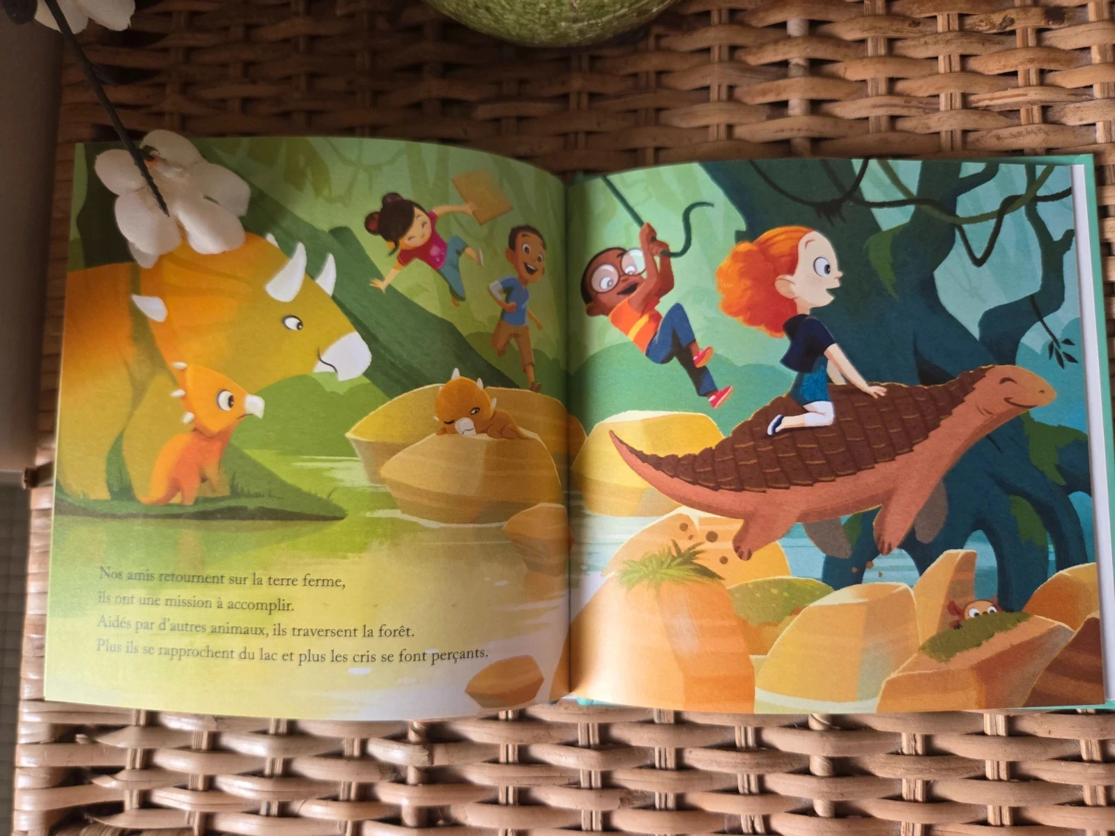 💜Los misterios de los dinosaurios con plumas libro para niños – photo 3